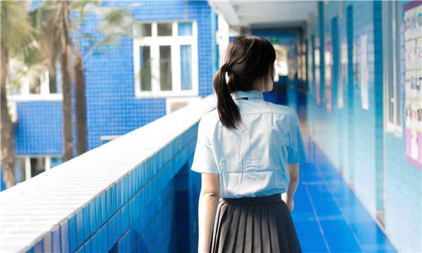 新源如何找到一个可以帮助我生孩子的女人？